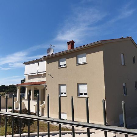 Apartments With A Parking Space Valbandon, Fazana - 7296 Štinjan Exterior foto