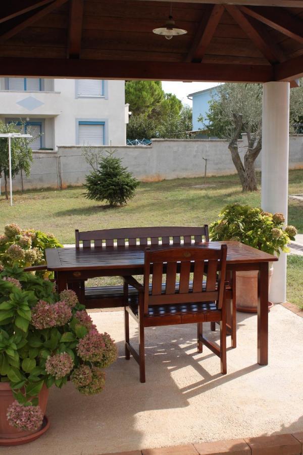 Apartments With A Parking Space Valbandon, Fazana - 7296 Štinjan Exterior foto