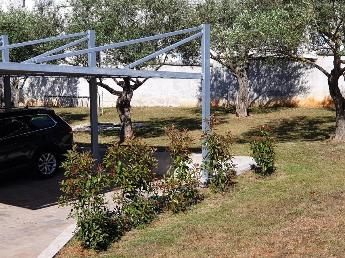 Apartments With A Parking Space Valbandon, Fazana - 7296 Štinjan Exterior foto
