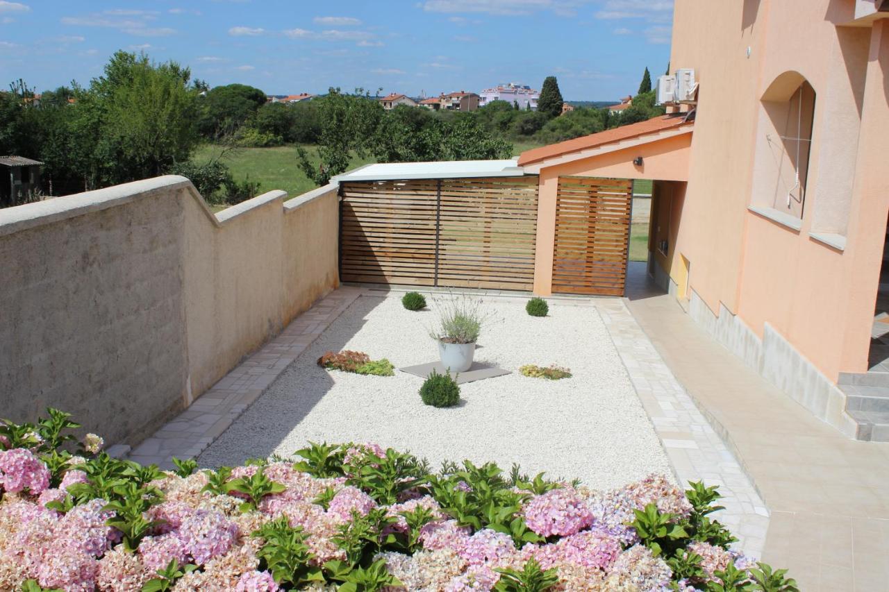 Apartments With A Parking Space Valbandon, Fazana - 7296 Štinjan Exterior foto