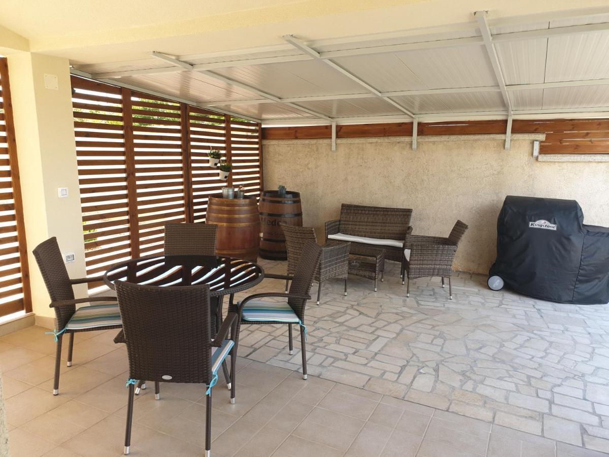 Apartments With A Parking Space Valbandon, Fazana - 7296 Štinjan Exterior foto